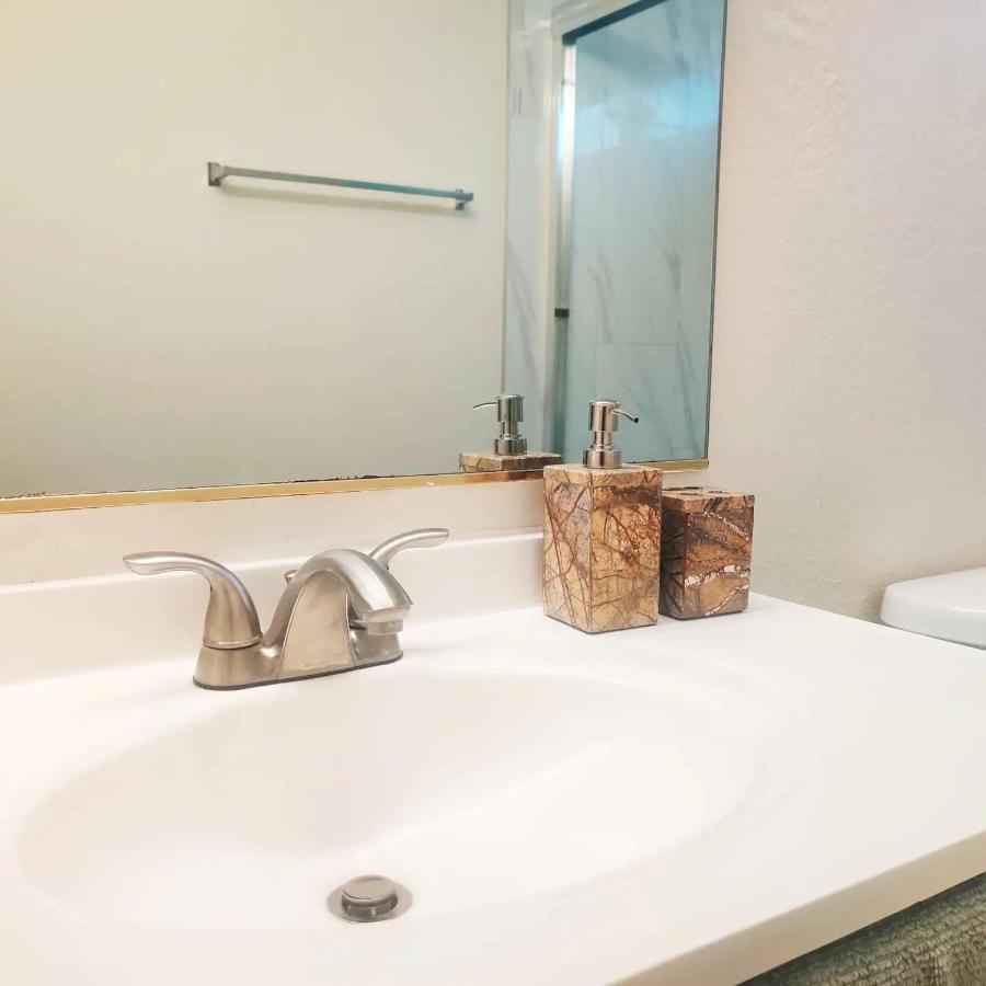Nice Private Room In A House Close To Red Rock & Las Vegas Strip Екстериор снимка