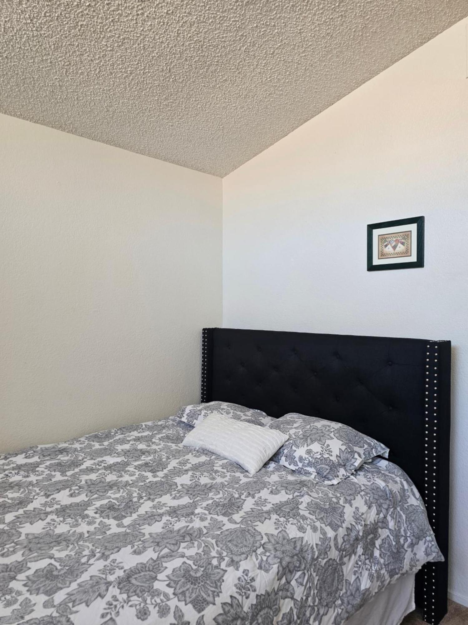 Nice Private Room In A House Close To Red Rock & Las Vegas Strip Екстериор снимка
