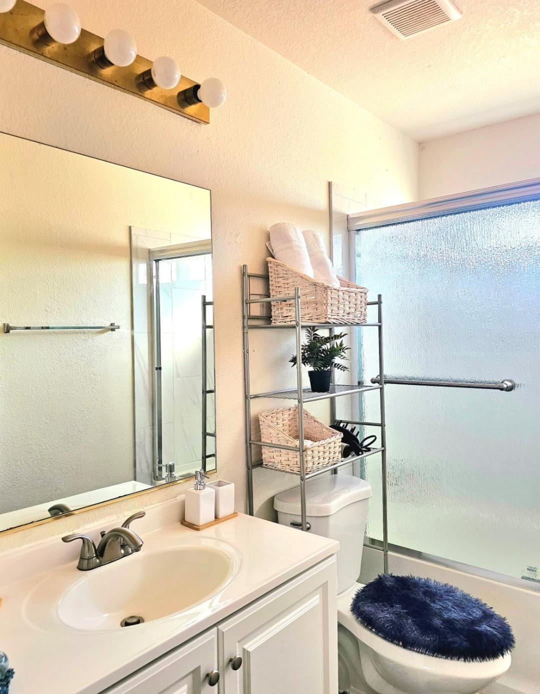 Nice Private Room In A House Close To Red Rock & Las Vegas Strip Екстериор снимка